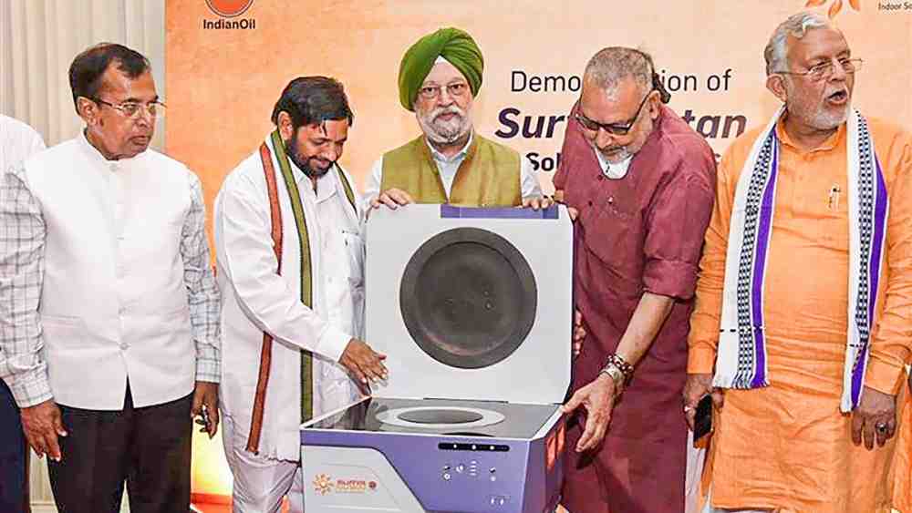 Indian Oil Introduces Indoor Solar Cooking System