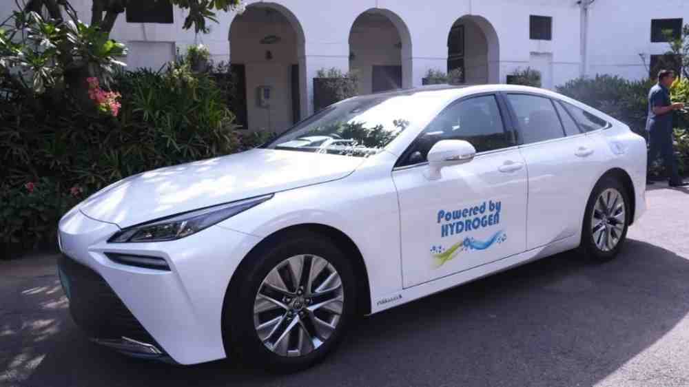 India's first Hydrogen fuel cell EV Toyota Mirai launched